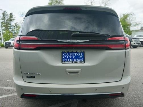 2021 Chrysler Pacifica Touring-L