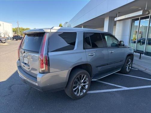 2019 Cadillac Escalade Luxury
