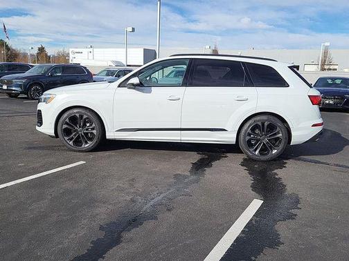 2026 Audi Q7 55 Premium Plus