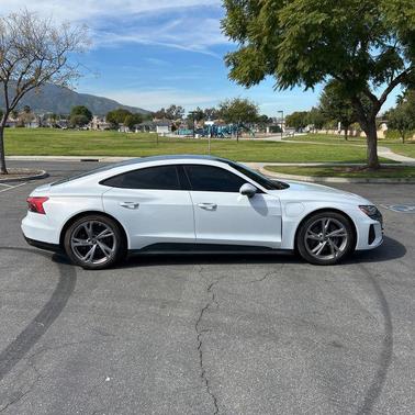 2024 Audi e-tron GT Premium Plus quattro