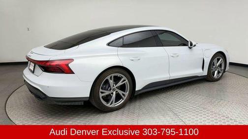 Suzuka Gray Metallic 2024 Audi e-tron GT Premium Plus quattro