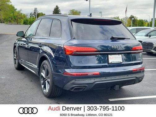 Waitomo Blue Metallic 2026 Audi Q7 55 Premium Plus