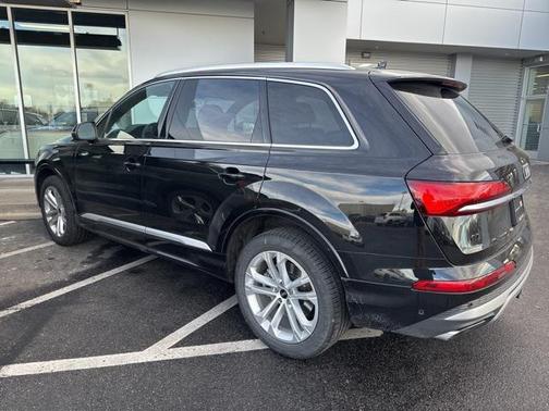 2025 Audi Q7 55 Premium