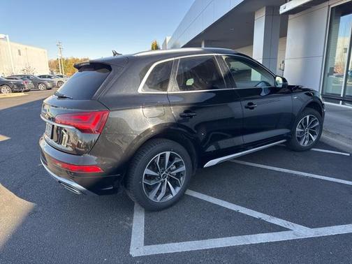 2022 Audi Q5 45 S line Premium Plus