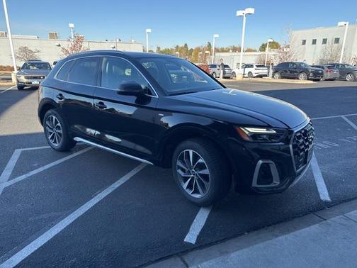 2022 Audi Q5 45 S line Premium Plus
