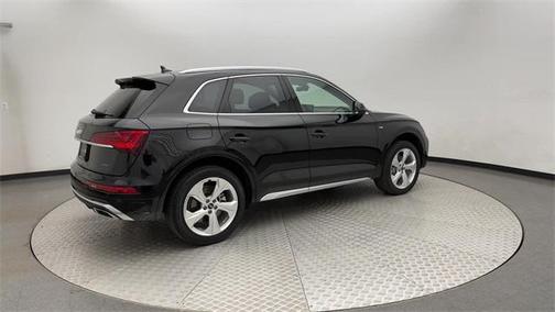 Mythos Black Metallic 2023 Audi Q5 45 S line Premium Plus
