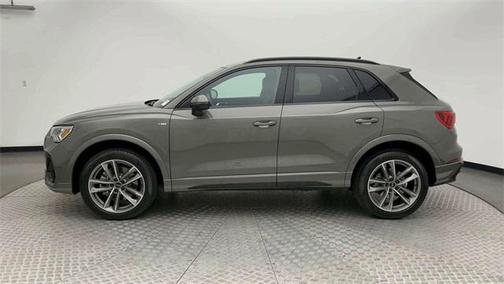 2024 Audi Q3 Premium 45 TFSI S line quattro Tiptronic