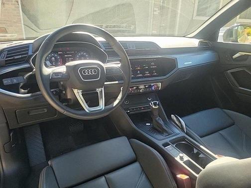 2024 Audi Q3 Premium 45 TFSI S line quattro Tiptronic
