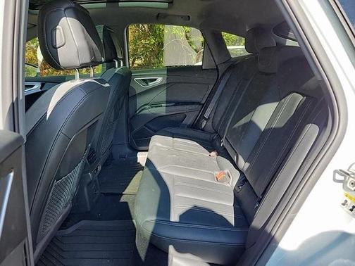 2024 Audi Q4 e-tron Premium Plus 50 quattro