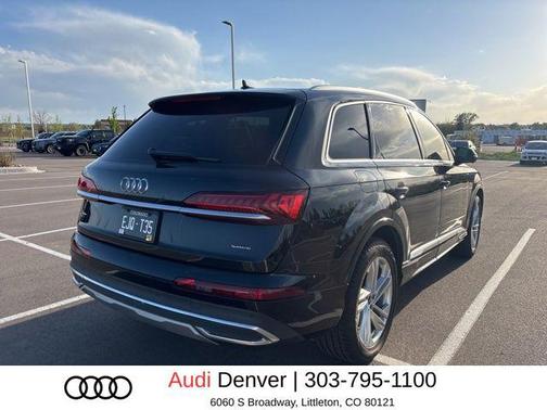 Mythos Black Metallic 2023 Audi Q7 45 Premium