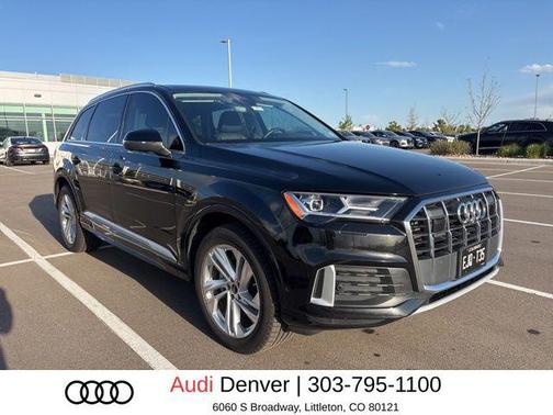Mythos Black Metallic 2023 Audi Q7 45 Premium
