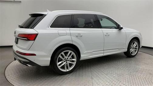 2025 Audi Q7 55 Premium Plus