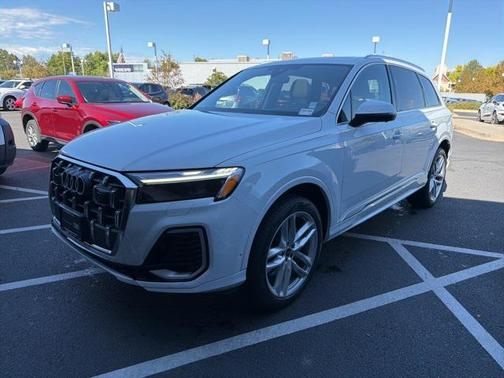 2025 Audi Q7 55 Premium Plus