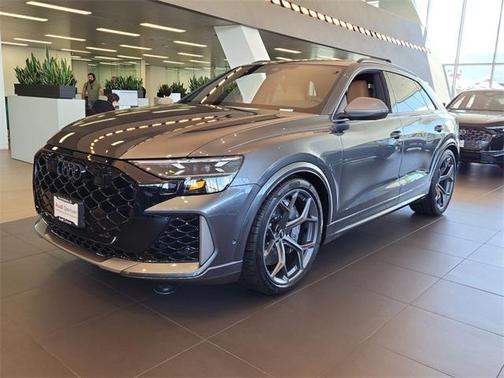 Daytona Gray Pearl Effect 2025 Audi RS Q8 4.0T SUV