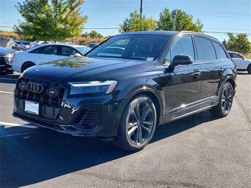 2025 Audi Q7 55 Premium Plus