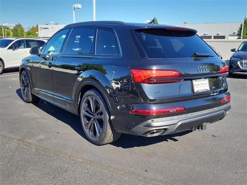 2025 Audi Q7 55 Premium Plus