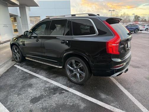 2016 Volvo XC90 T6 Momentum