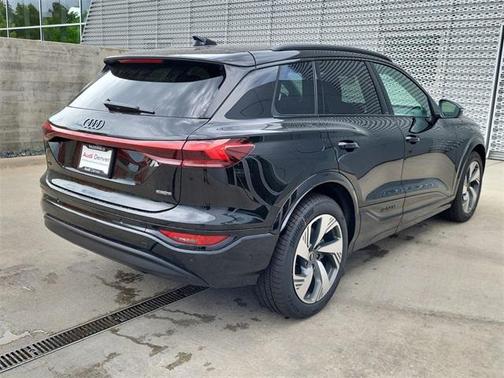 2025 Audi Q6 e-tron Prestige quattro
