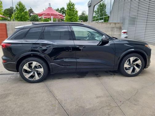 2025 Audi Q6 e-tron Prestige quattro
