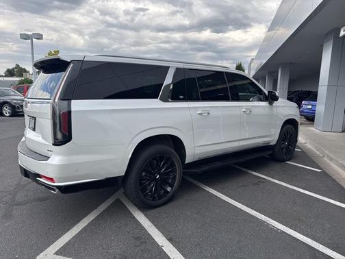 2023 Cadillac Escalade ESV Premium Luxury