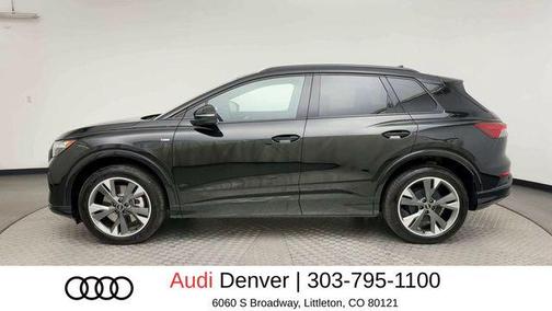 Mythos Black Metallic 2024 Audi Q4 e-tron Premium 50 quattro