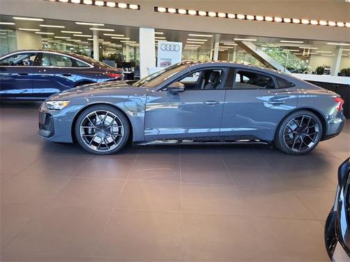 2025 Audi RS e-tron GT performance