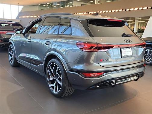 2025 Audi SQ6 e-tron Premium Plus quattro