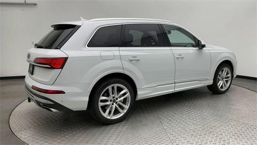 2025 Audi Q7 55 Premium Plus