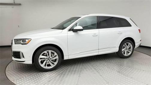 2022 Audi Q7 45 Premium Plus