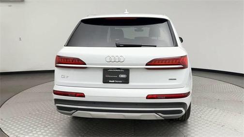 2022 Audi Q7 45 Premium Plus