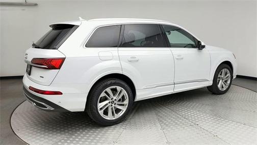 2022 Audi Q7 45 Premium Plus