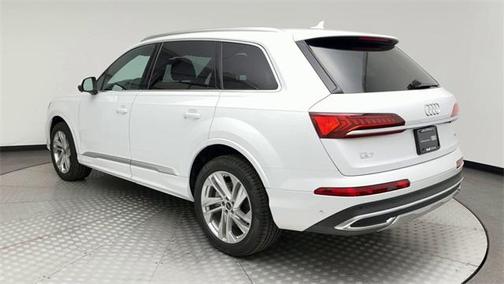 2022 Audi Q7 45 Premium Plus