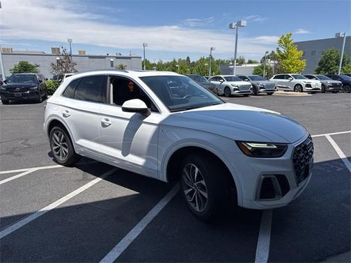 2022 Audi Q5 45 S line Premium
