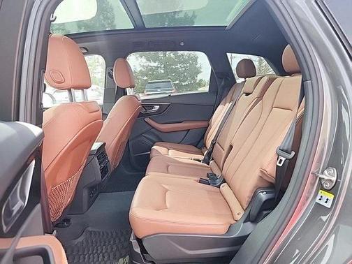 2022 Audi Q7 55 Premium Plus