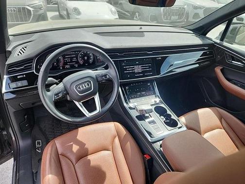 2022 Audi Q7 55 Premium Plus