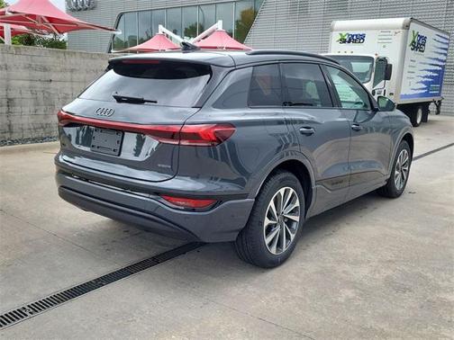 2025 Audi Q6 e-tron Premium Plus quattro