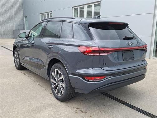 2025 Audi Q6 e-tron Premium Plus quattro