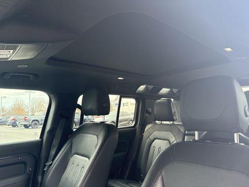 2022 Land Rover Defender 110 X-Dynamic SE