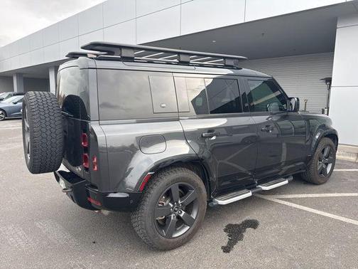 2022 Land Rover Defender 110 X-Dynamic SE