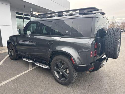 2022 Land Rover Defender 110 X-Dynamic SE