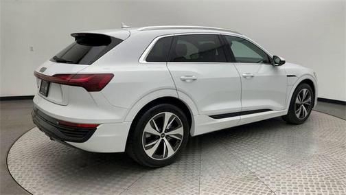 2024 Audi Q8 e-tron Premium