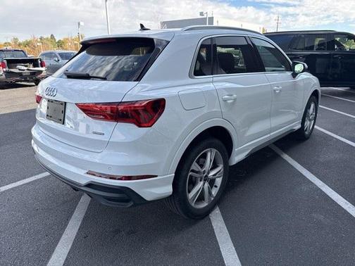 2024 Audi Q3 Premium 45 TFSI S line quattro Tiptronic