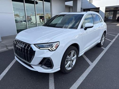 2024 Audi Q3 Premium 45 TFSI S line quattro Tiptronic