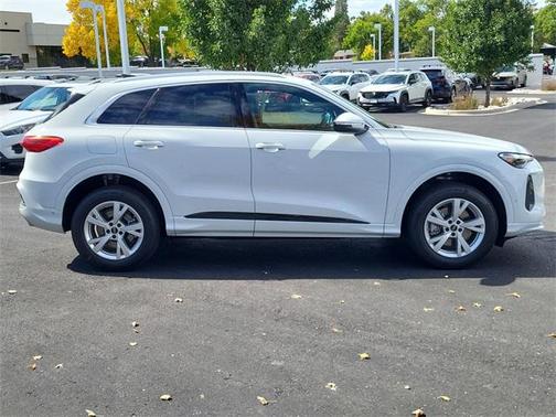 2025 Audi Q5 Premium