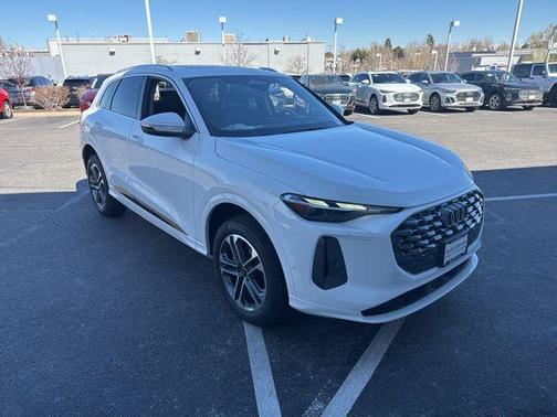 2025 Audi Q5 Premium TFSI quattro S tronic