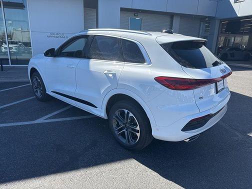 2025 Audi Q5 Premium TFSI quattro S tronic