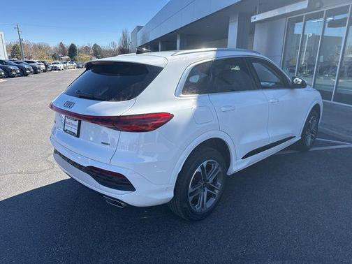 2025 Audi Q5 Premium TFSI quattro S tronic