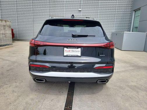 Mythos Black Metallic 2025 Audi Q5 Premium TFSI quattro S tronic