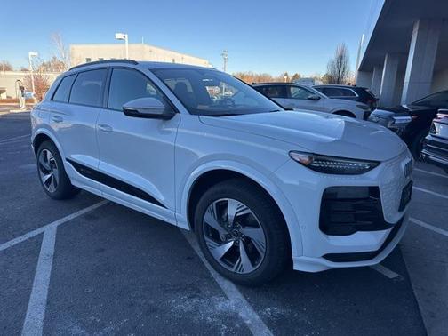 2025 Audi Q6 e-tron Premium Plus quattro