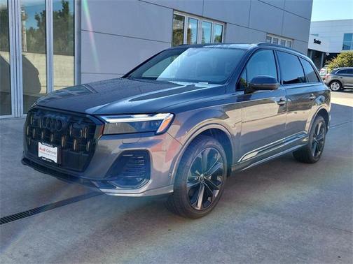 2025 Audi Q7 55 Premium Plus